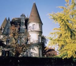 SENLIS-CHANTILLY, Horses, golf and forests